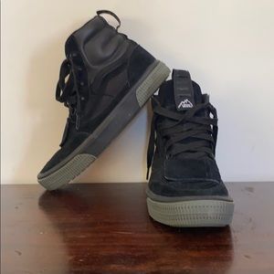 Vans Comfy Cush MTE Hi
